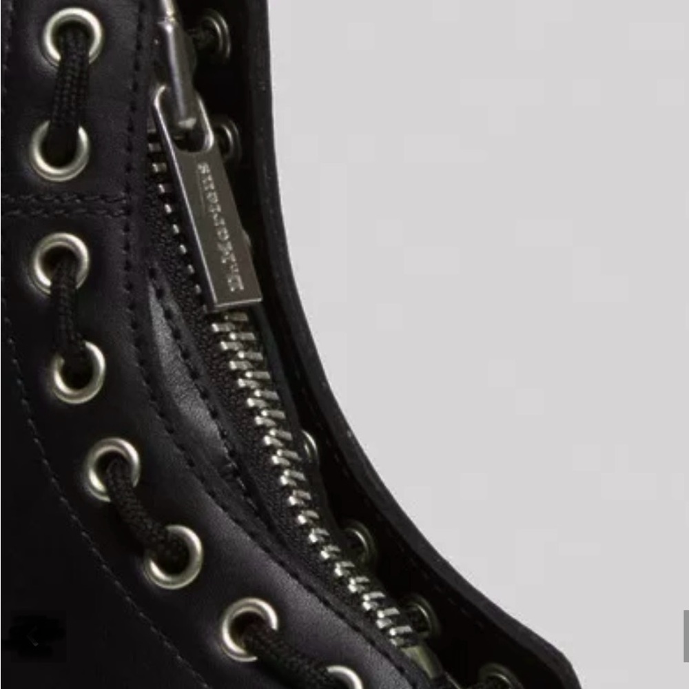 Dr. Martens Sinclair size 8.
